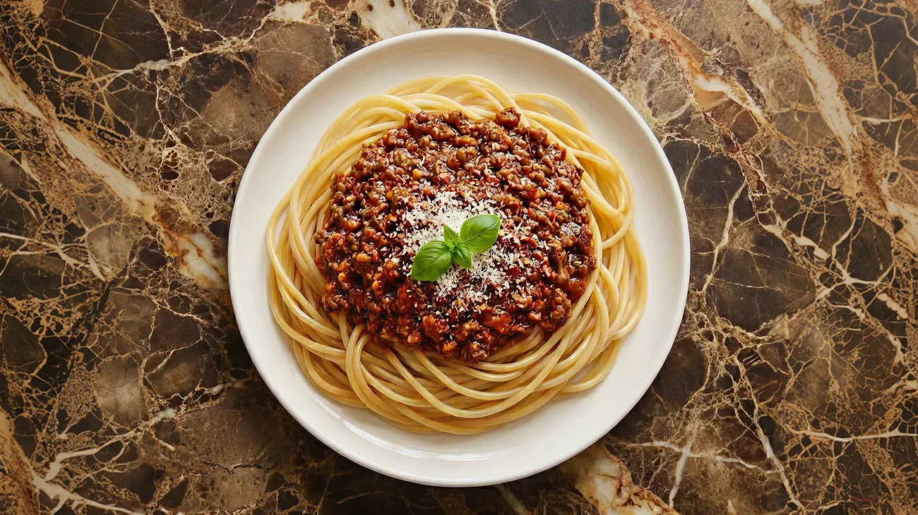 Spaghetti Bolognese (Italian Style)